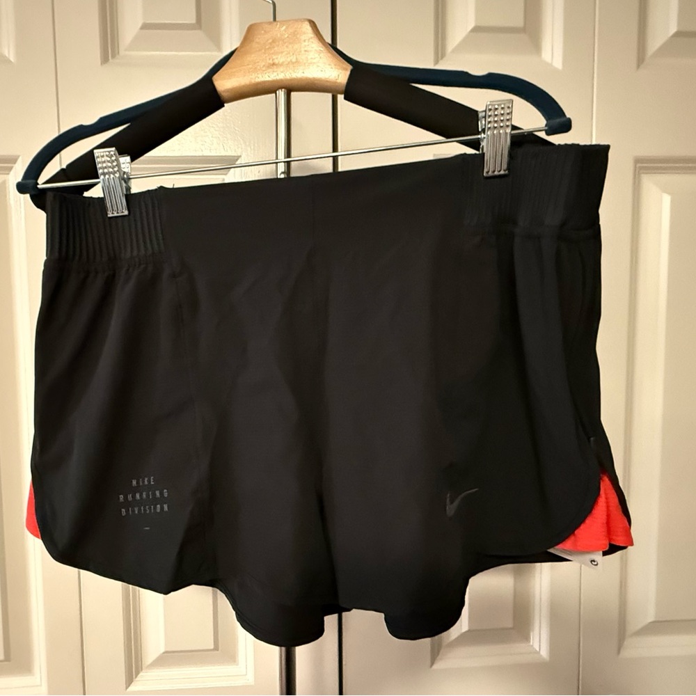 Nike NEW Running Division Black Shorts with Red Highlights NWT Size Large (L)